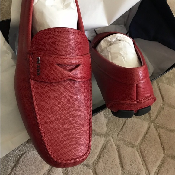 PRADA - Picture 3 of 13